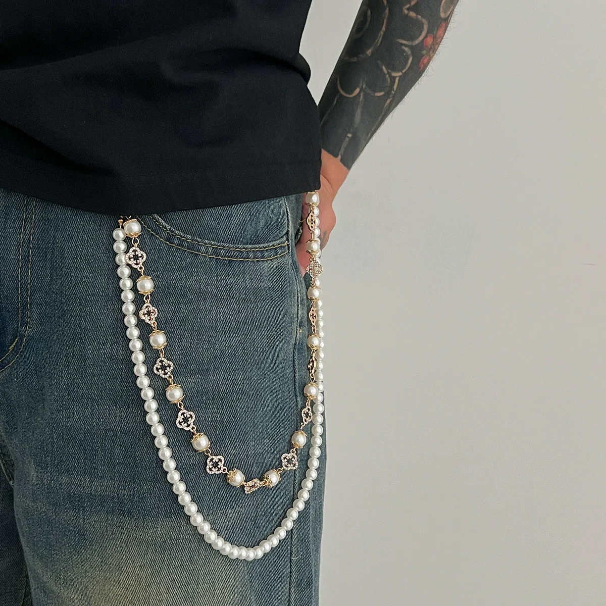 Men's Hiphop Metal Imitation Pearl Small Flower Diamondencrusted Pants Chain Pendant Jewelry