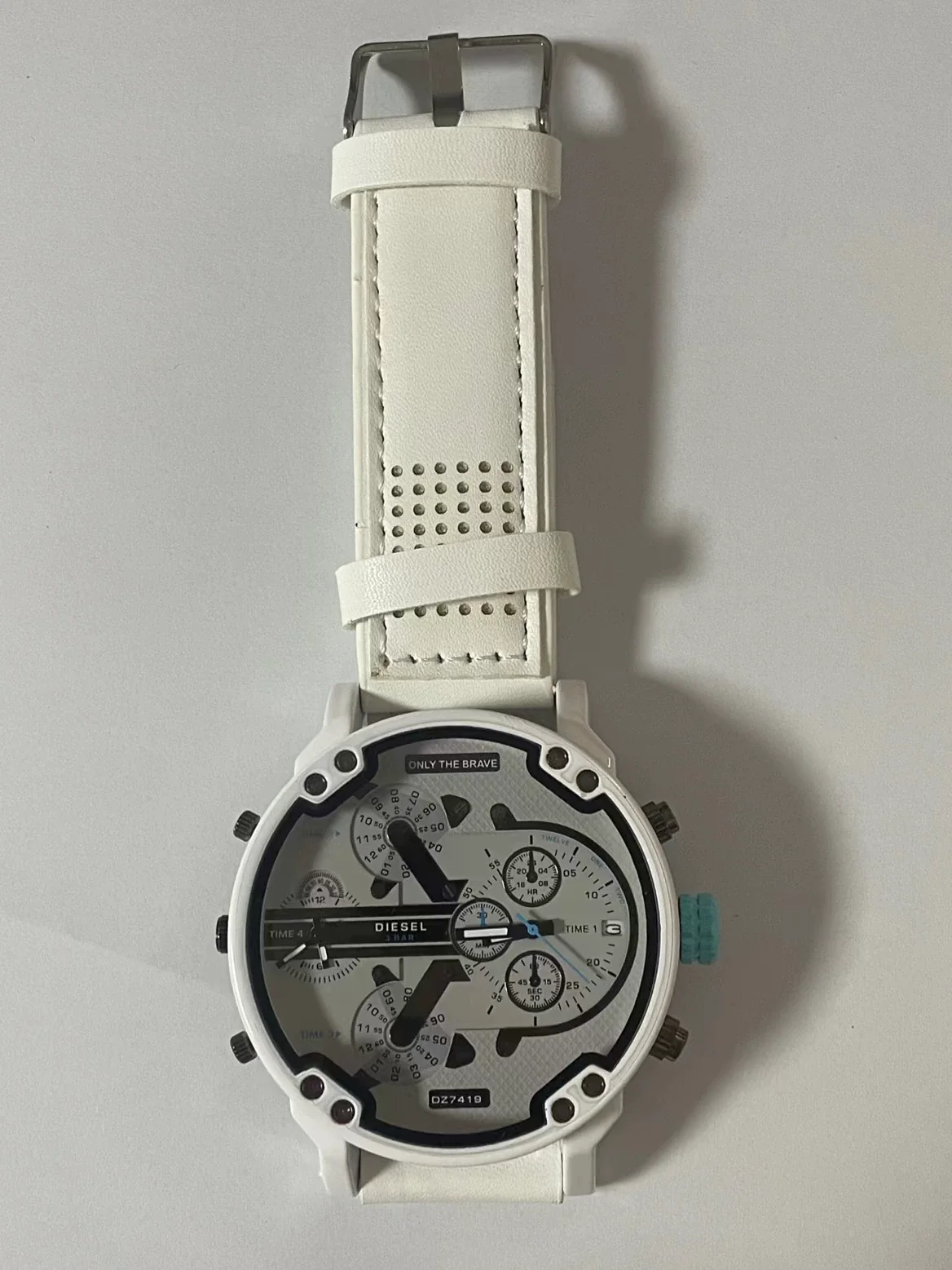 Men's Leisure Quartz Watch With Alloy Band And Stainless Steel Clasp Round Dial - Image 8
