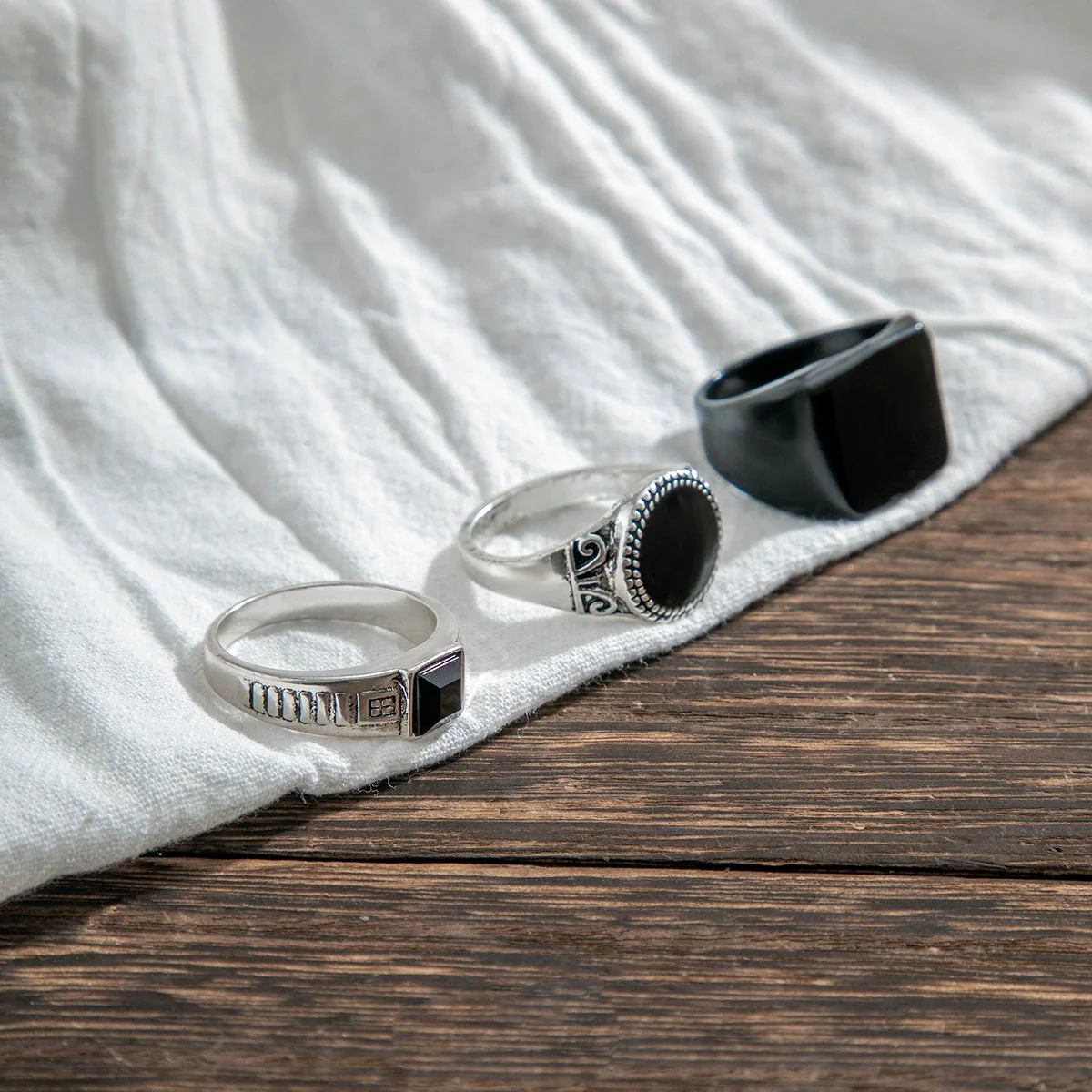 Men's Retro Fashionable High Grade Alloy Geometric Ring Set - Image 4