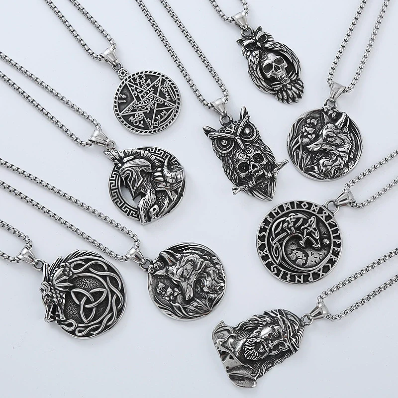 Men's Retro Punk Street Fashion Long Stainless Steel Necklace With Geometric Pattern And Polishing Treatment