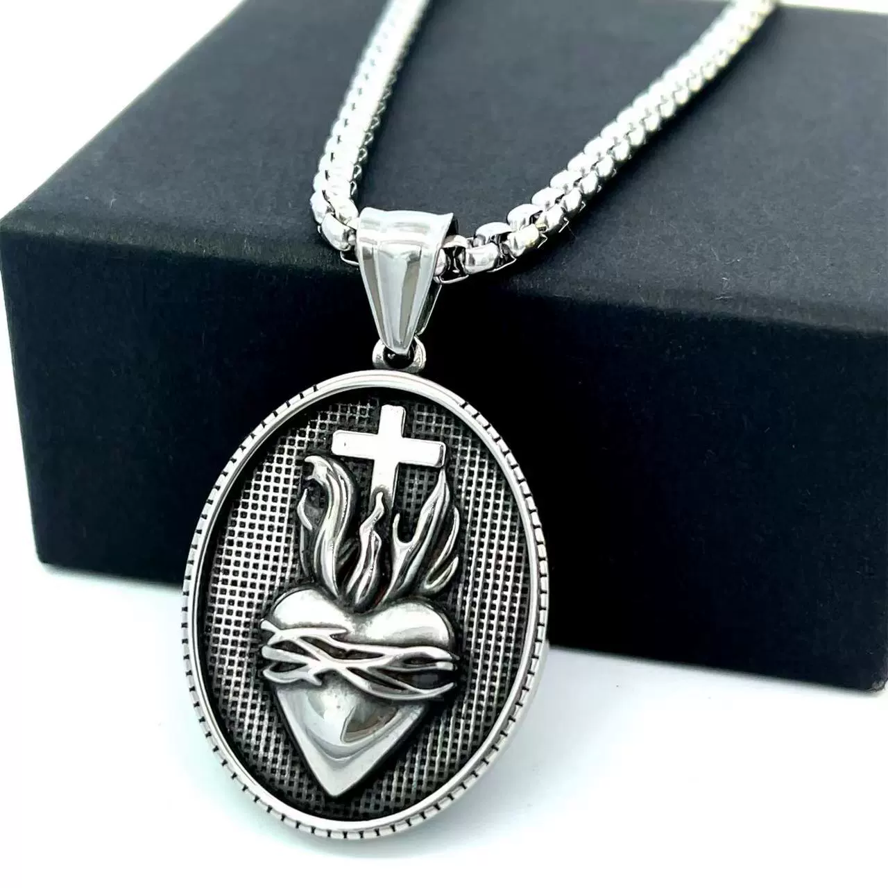 Men's Stainless Steel Heartshaped Pendant Necklace With Geometric Style And Polishing Process - Image 5