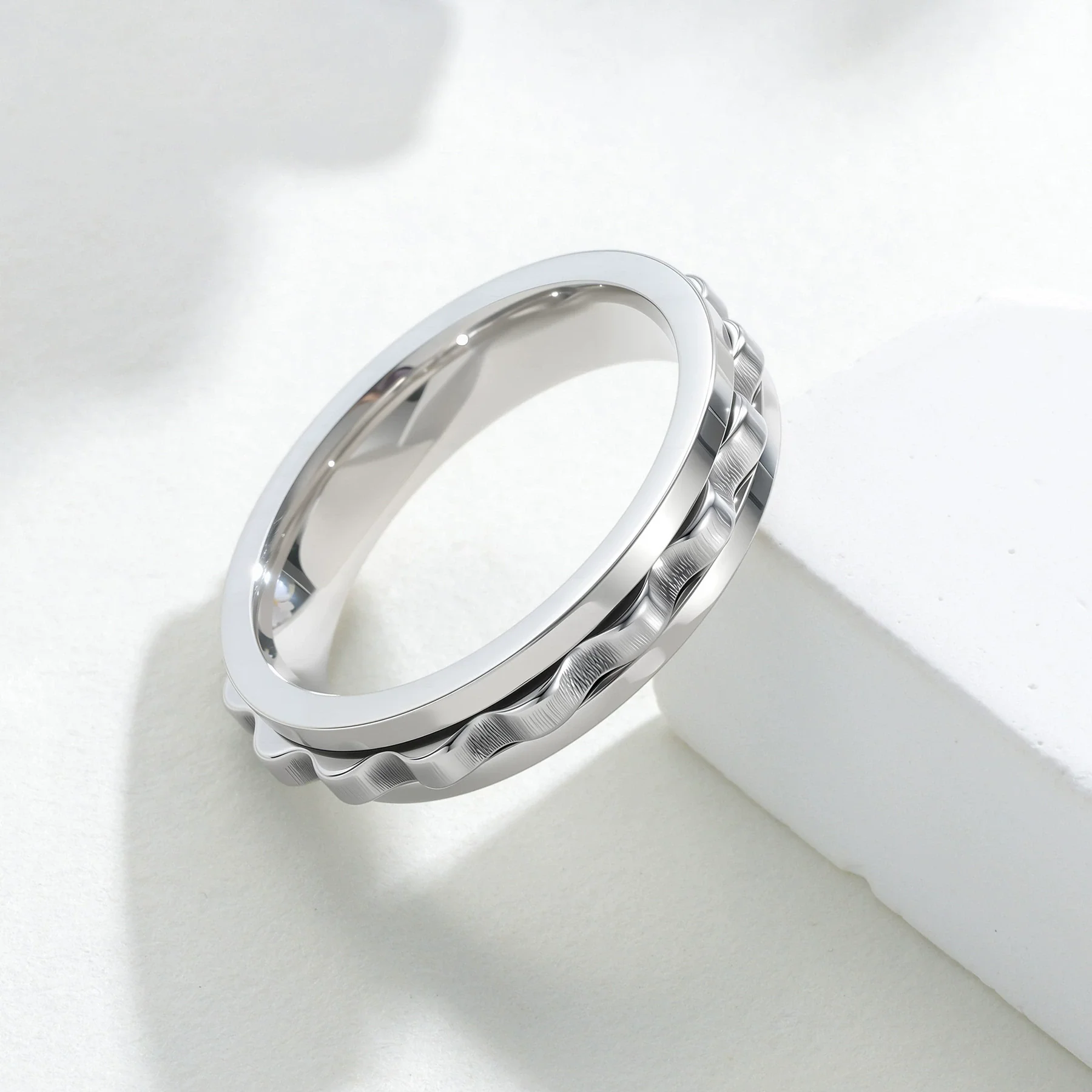 Men's Titanium Steel Ring Geometric Ushaped Multicolor Gear Rotating Decompression Electroplated Jewelry - Image 3