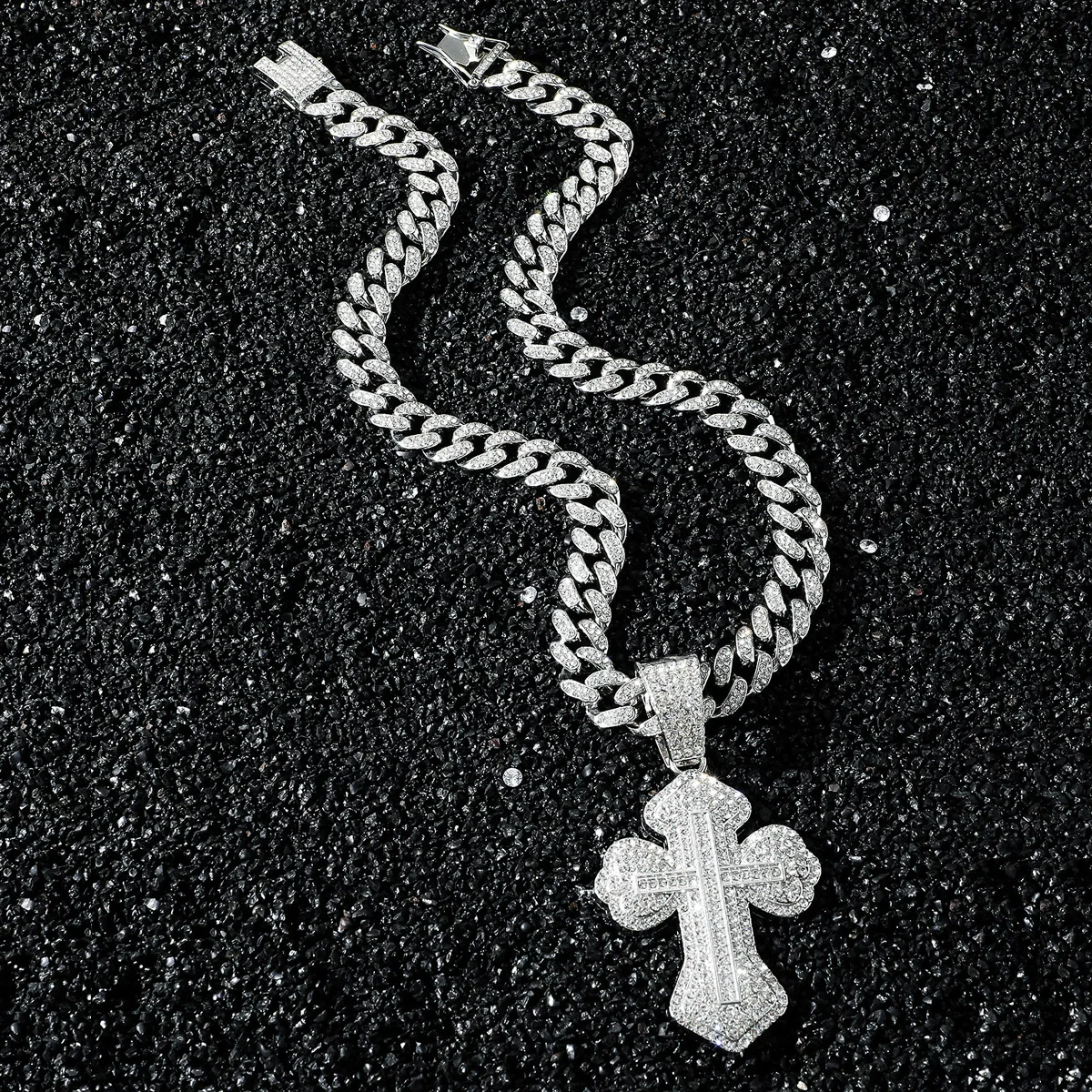 Men's Zinc Alloy Cuban Chain Hiphop Style Cross Pendant Necklace With Electroplating - Image 7