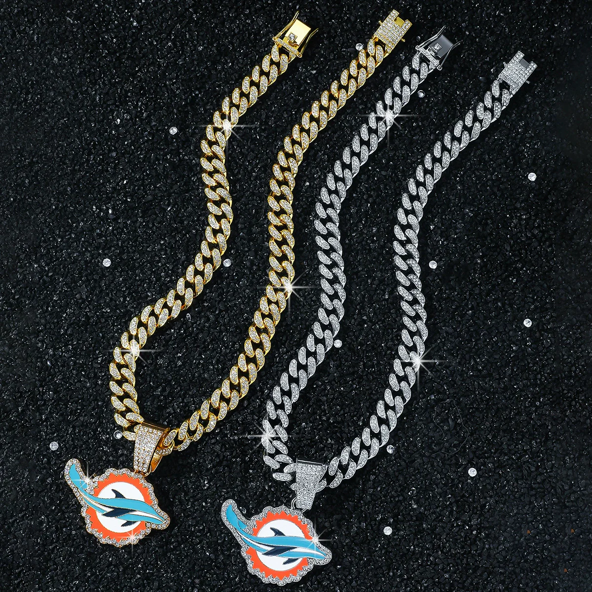 Men's Zinc Alloy Geometric Dolphin Pendant Necklace With Cuban Chain And Electroplating - Image 2