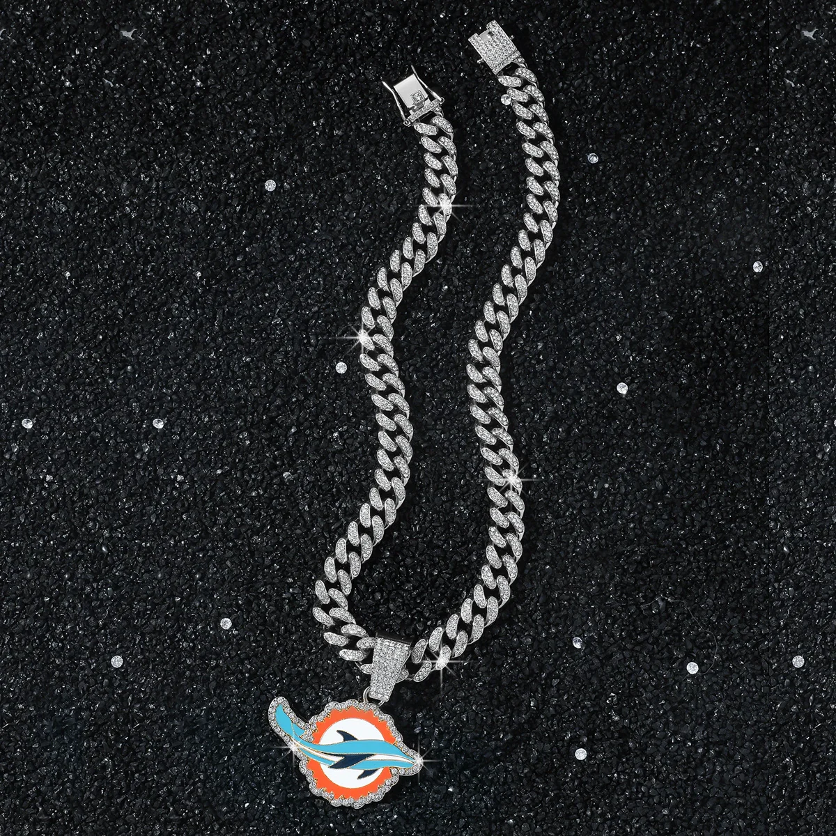 Men's Zinc Alloy Geometric Dolphin Pendant Necklace With Cuban Chain And Electroplating - Image 3