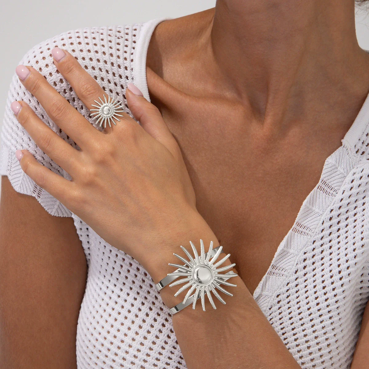 Metal Cut Out Geometric Round Open Arm Bracelet Set For Women Simple Style Iron Material Electroplating Processing - Image 7