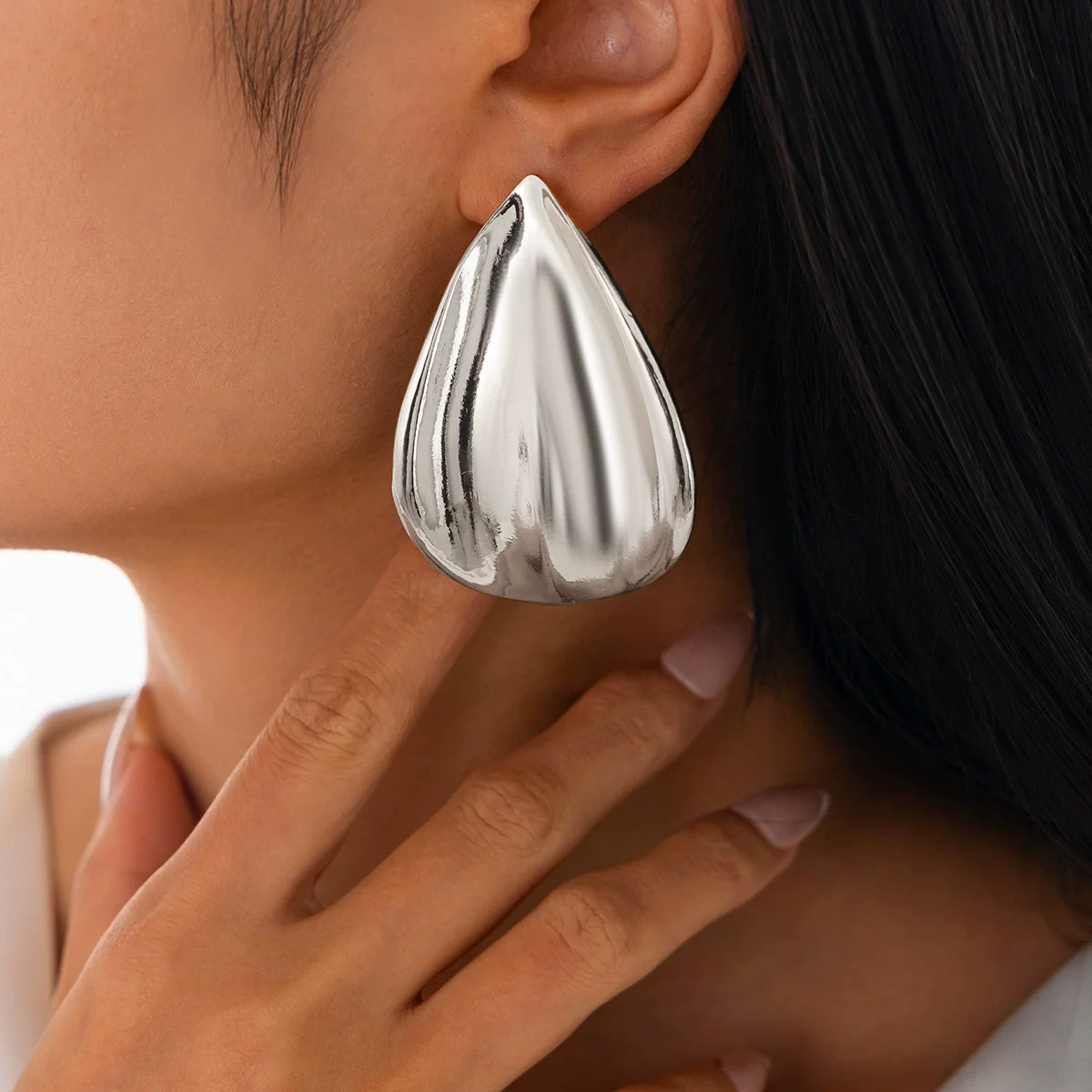 Metal Drop Shape Geometric Minimalist Electroplated Women's Earrings - Image 9