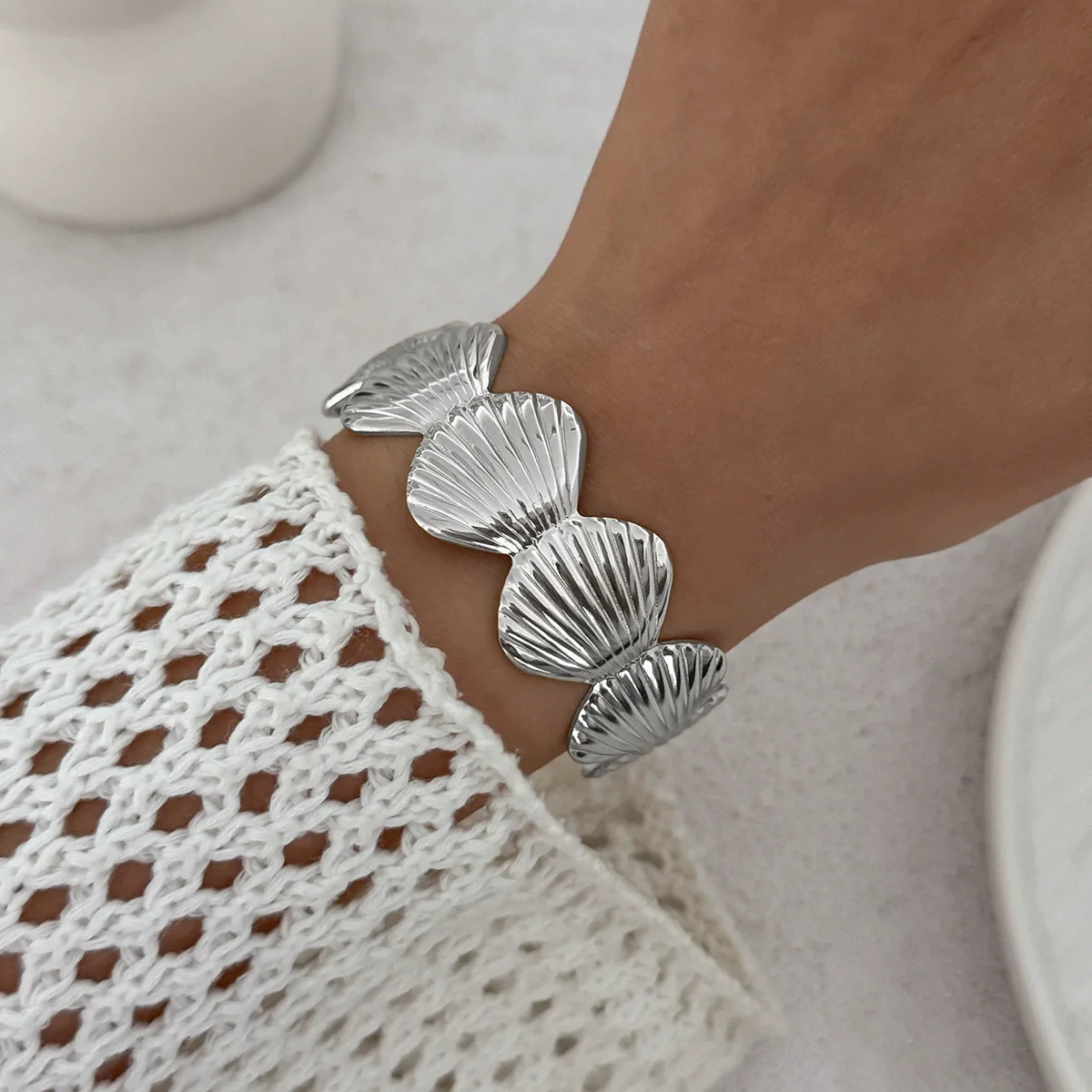 Metal Flower Shell Open Bracelet Electroplated - Image 11