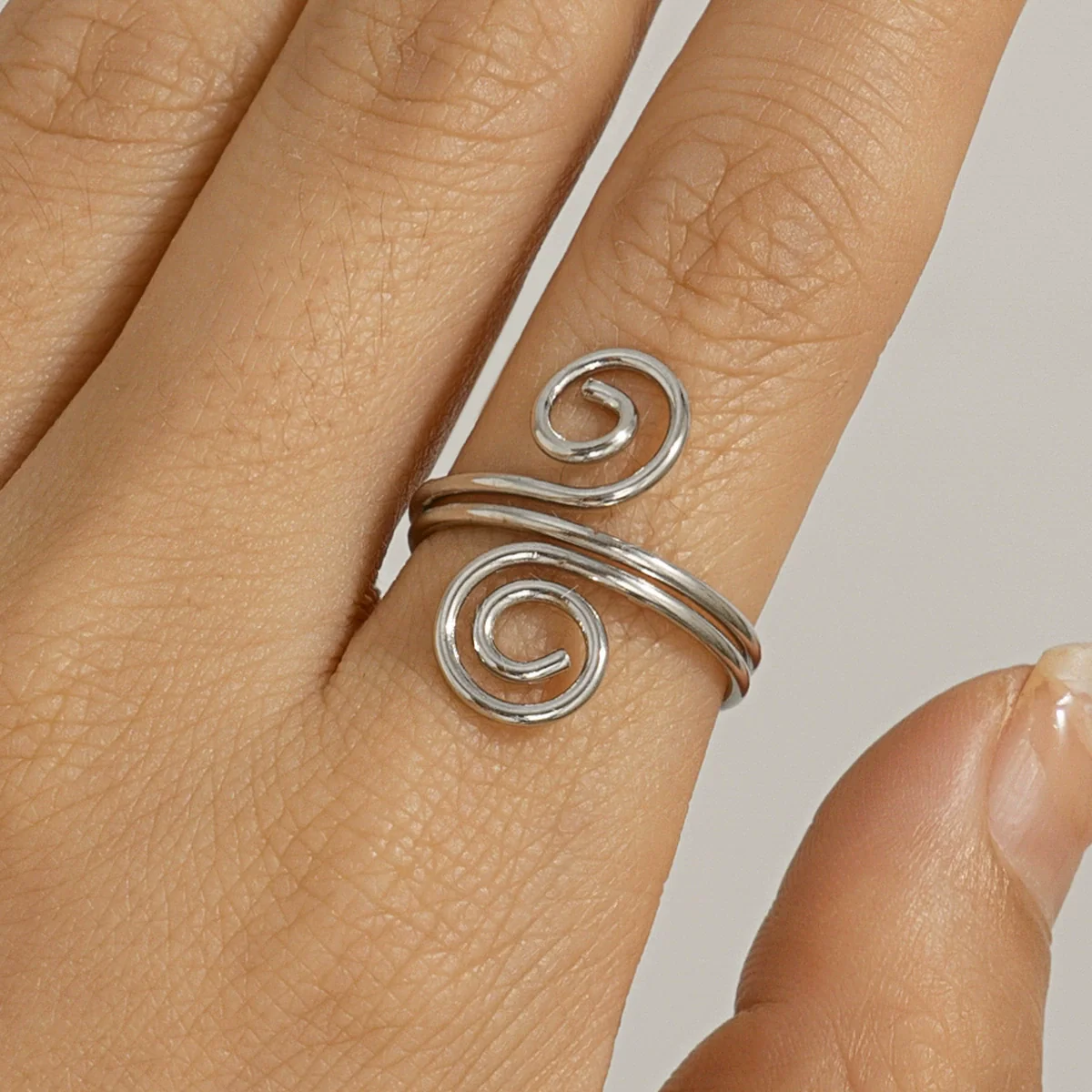 Metal Geometric Personality Open Ring And Hoop Finger Ring Bracelet With Metal Thread Winding And Electroplating - Image 3