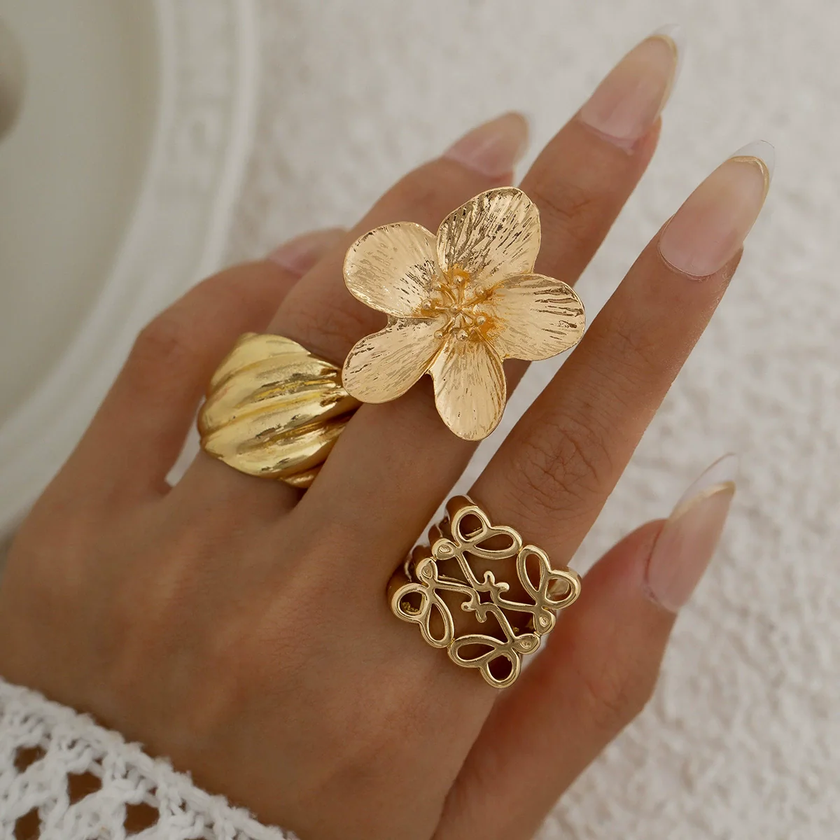 Metal Geometric Square Cut Out Flower Ring For Women With Electroplating