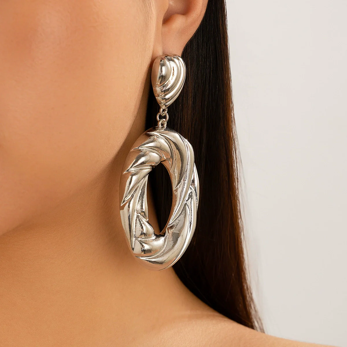 Metal Geometric Texture Hollow Electroplated Women's Earrings - Image 2