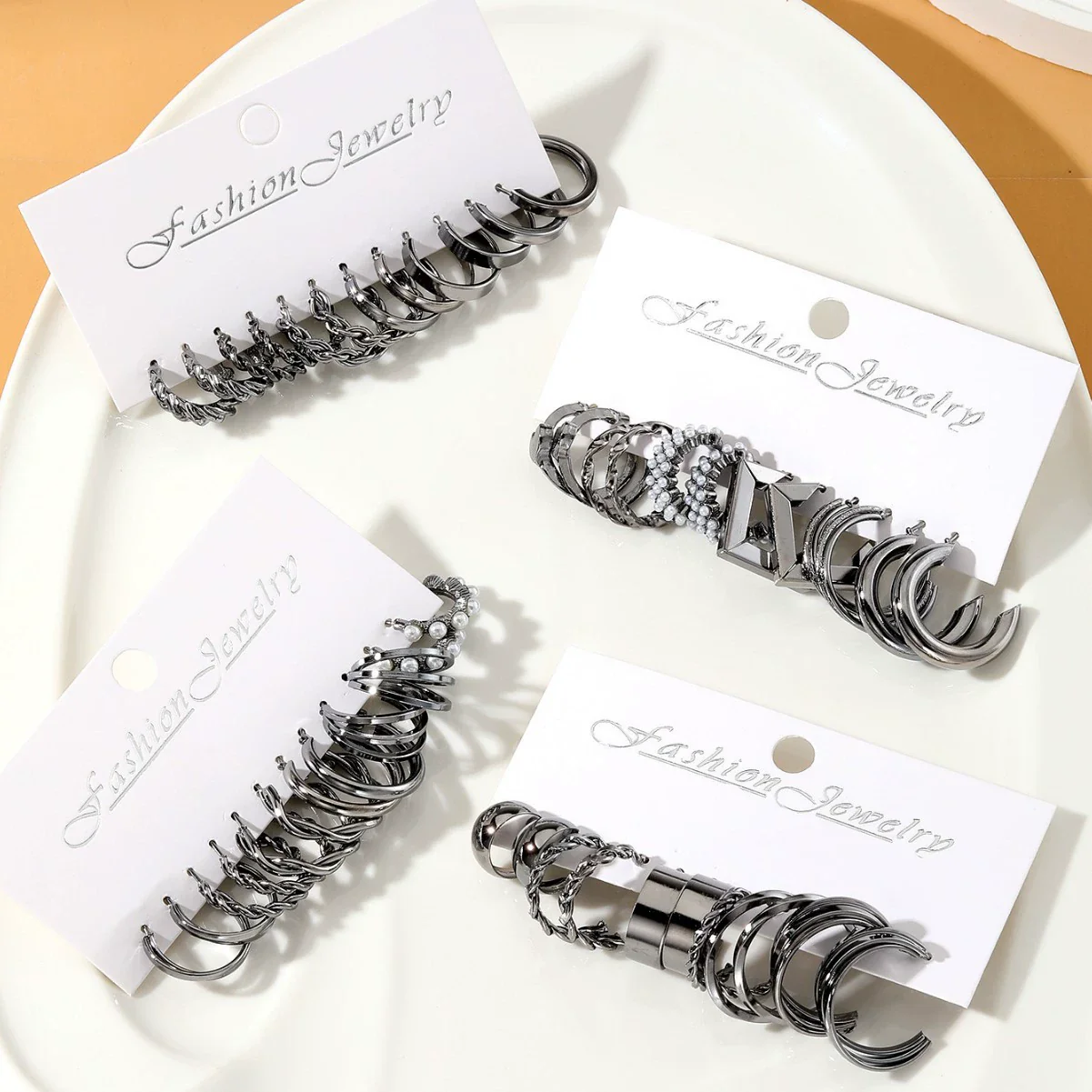 Metal Geometric Twist Chain Earrings Electroplated Minimalist Style For Women - Image 4