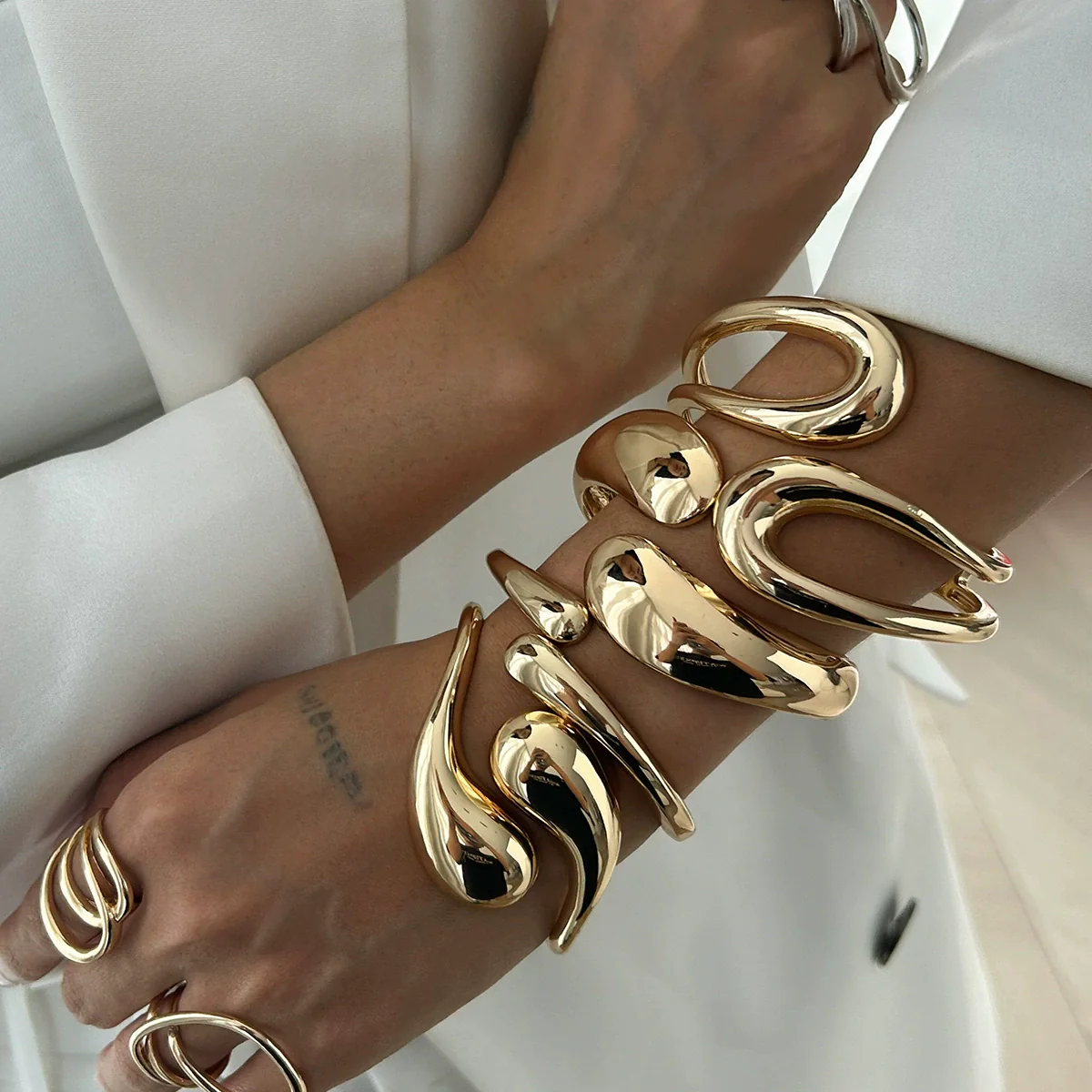 Metal Geometric Water Drops Hiphop Futuresense Electroplated Bracelet For Women - Image 3