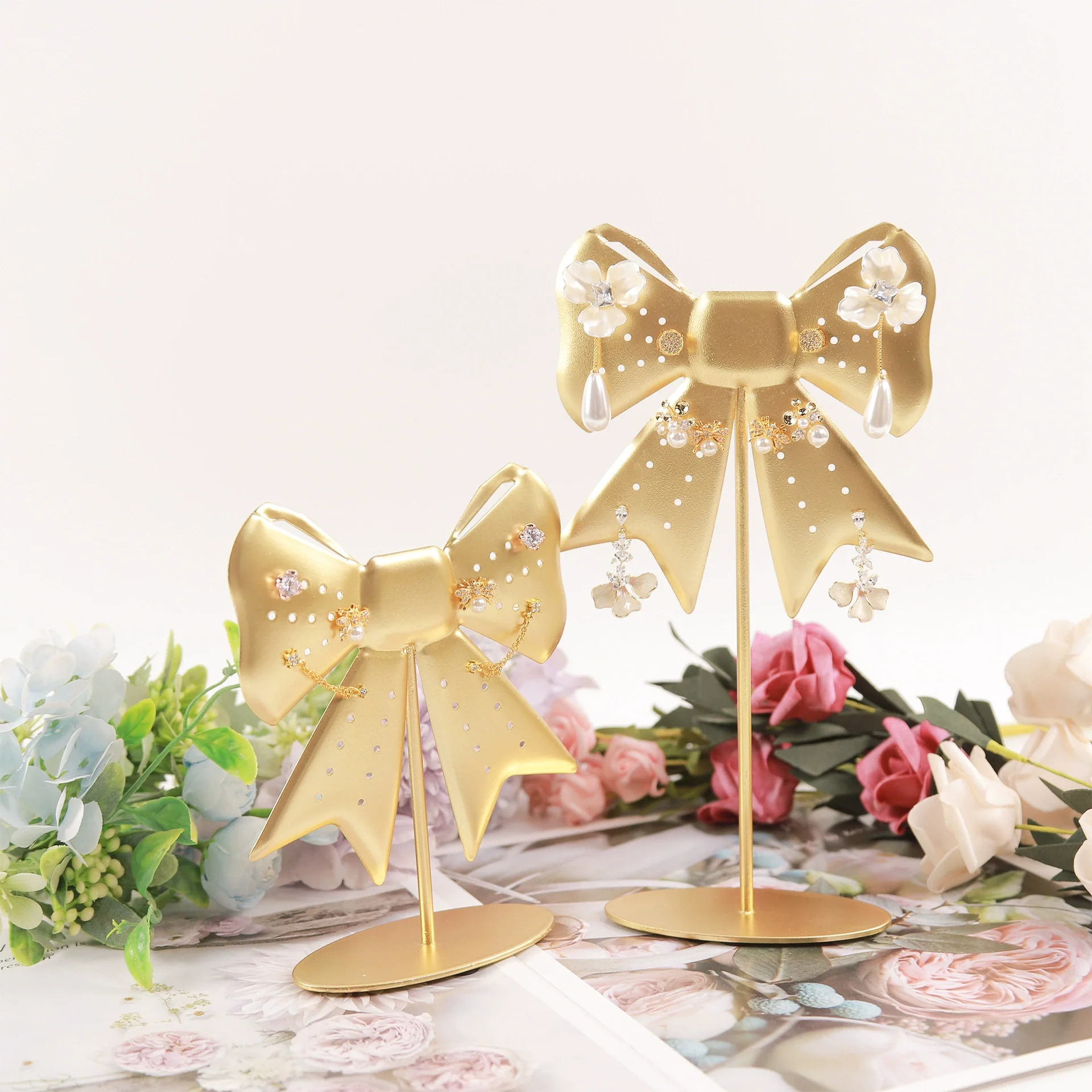 Metal Iron Jewelry Storage Rack Geometric Shape Highend Iron Art Display Props For Jewelry - Image 2