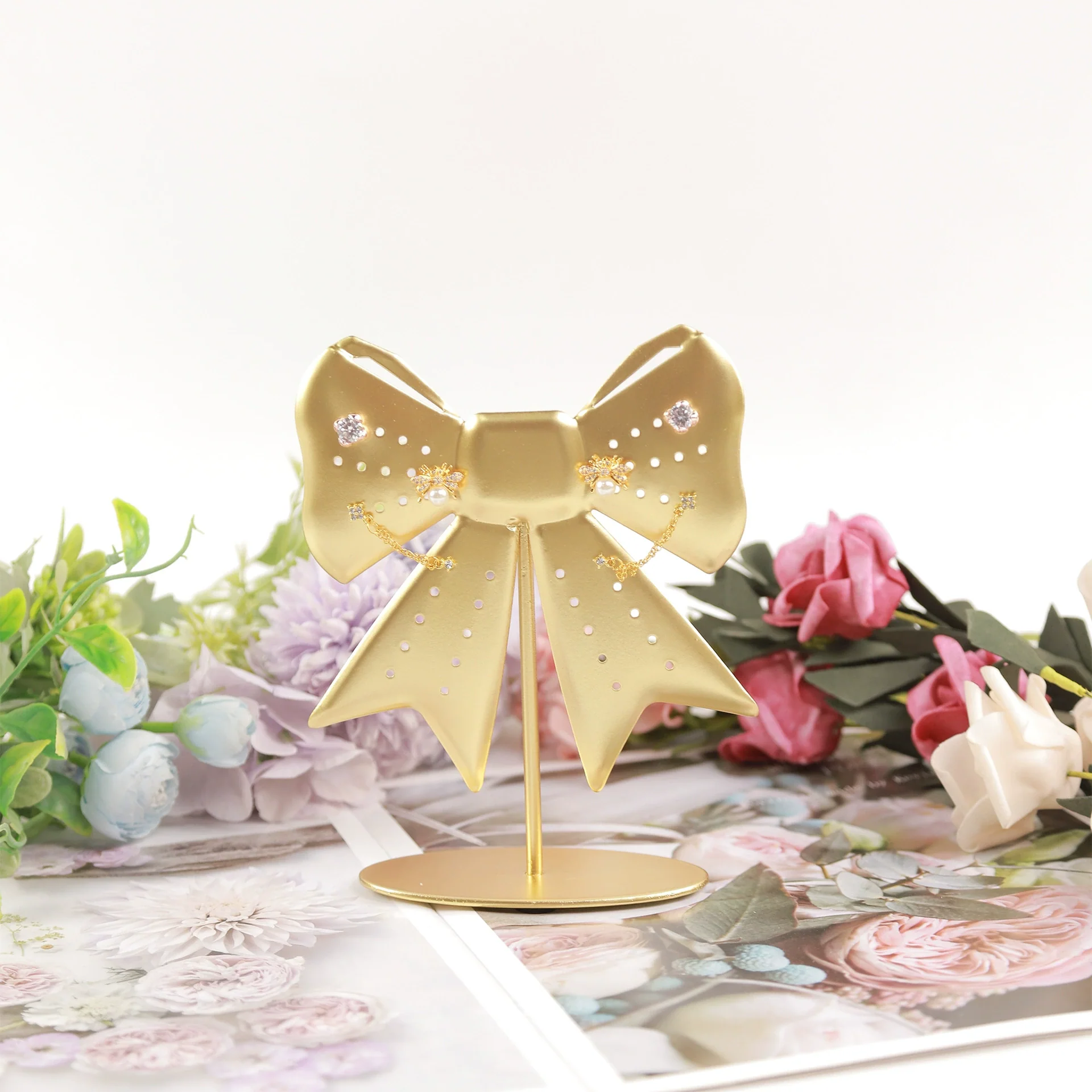 Metal Iron Jewelry Storage Rack Geometric Shape Highend Iron Art Display Props For Jewelry - Image 4