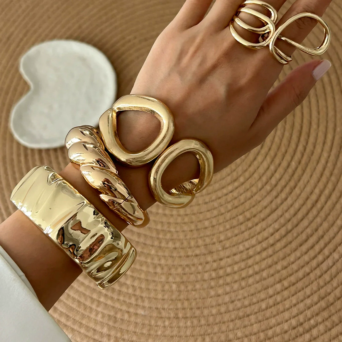 Metal Pleated Hollow Spring Bracelet Geometric Ins Style Electroplated