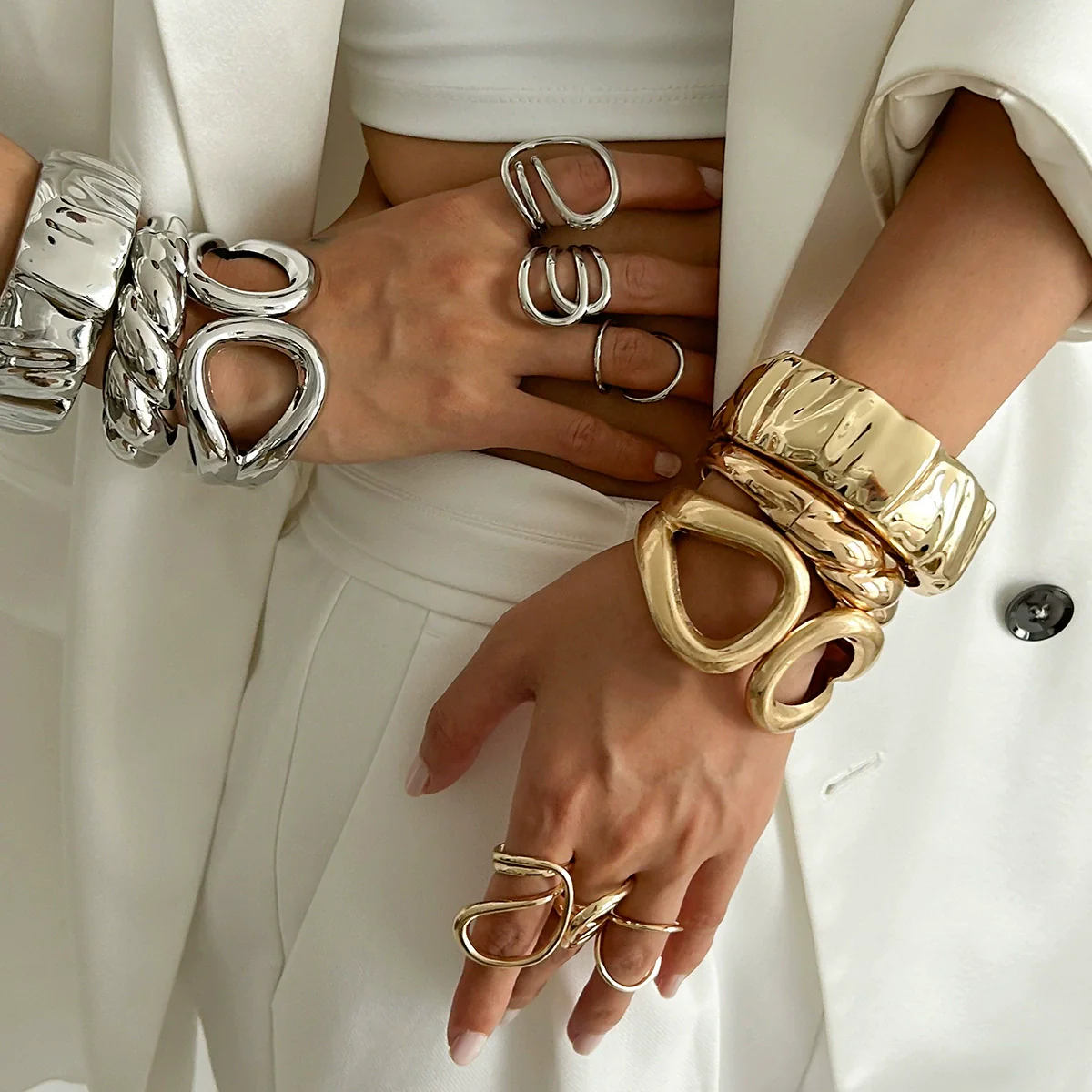 Metal Pleated Hollow Spring Bracelet Geometric Ins Style Electroplated - Image 3