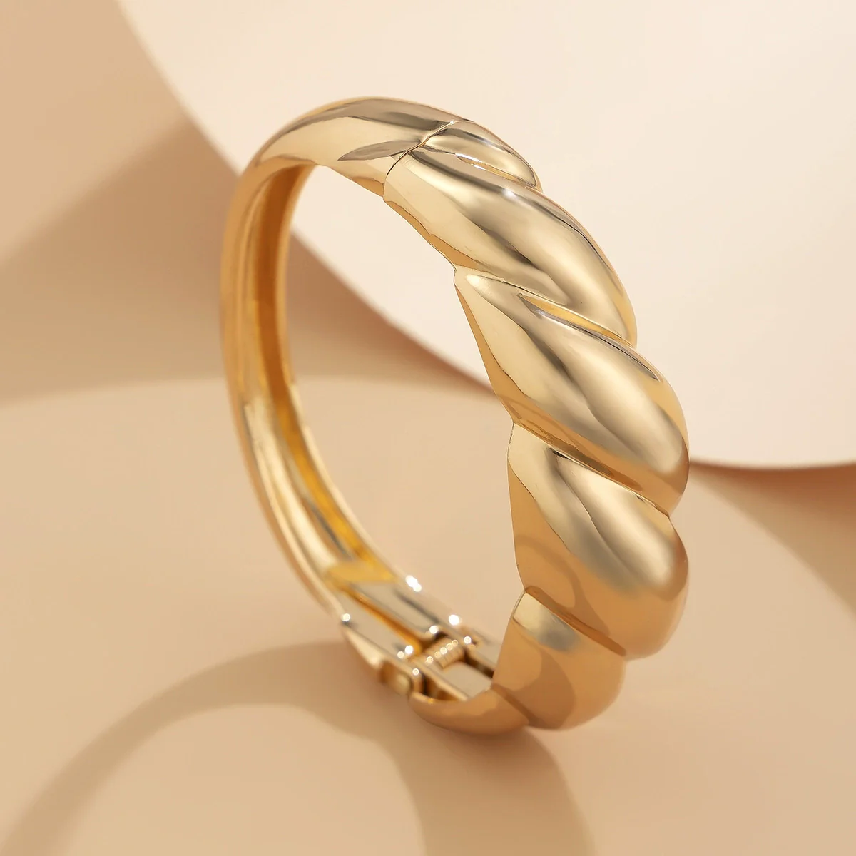Metal Pleated Hollow Spring Bracelet Geometric Ins Style Electroplated - Image 7