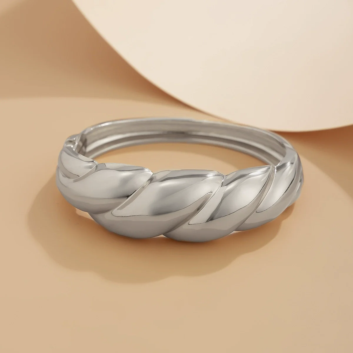 Metal Pleated Hollow Spring Bracelet Geometric Ins Style Electroplated - Image 8