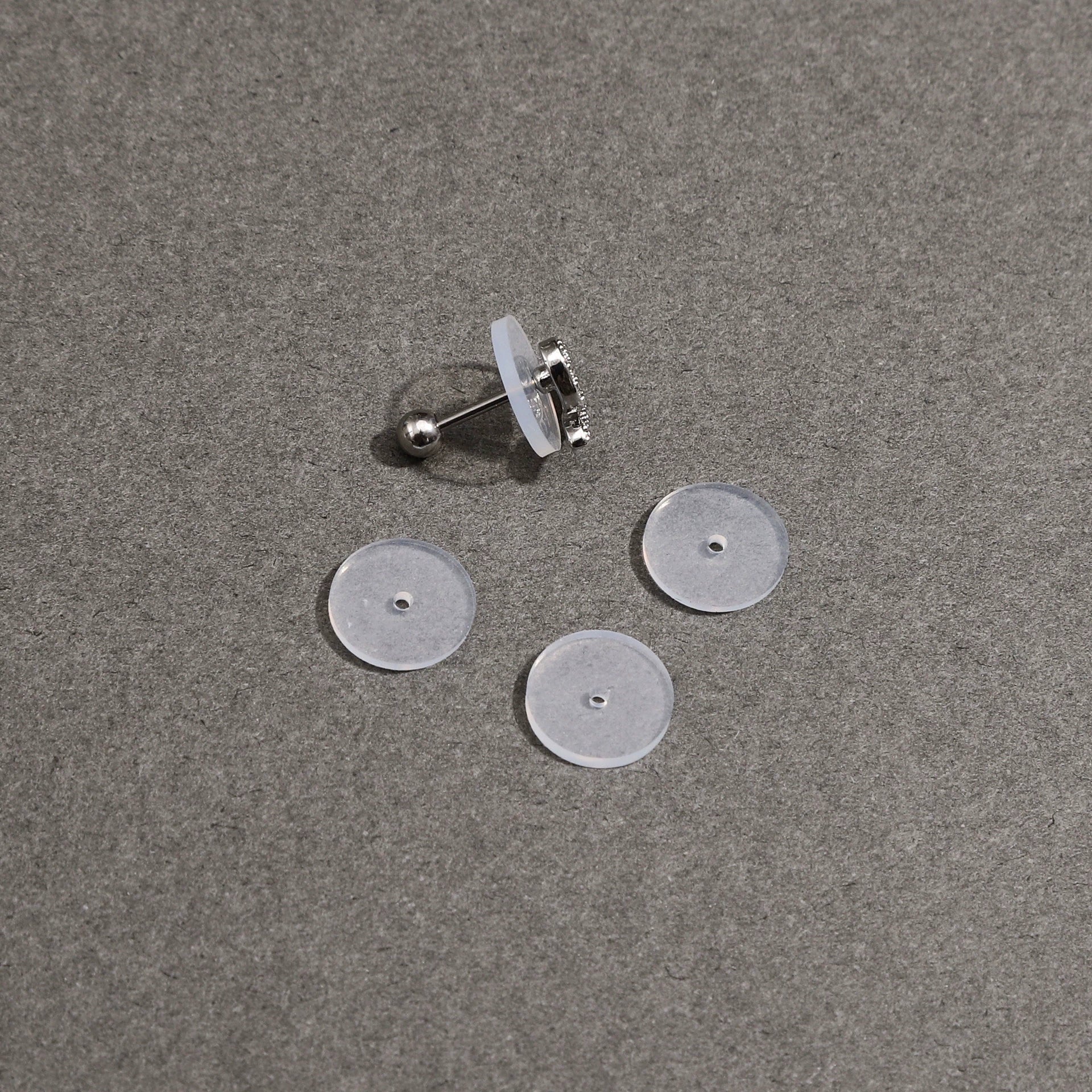 Metal Simple Style Silicone Transparent Ear Pad Ear Nail Ufo Spacer Lip Nail Navel Nail Ear Bone Nail Antiinvagination Earrings - Image 8