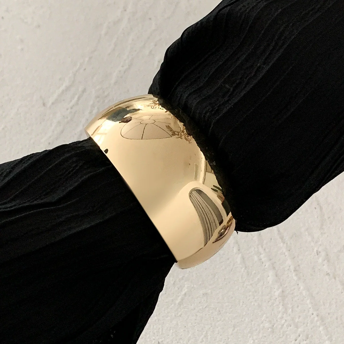 Metal Smooth Spring Buckle Bracelet With Knock Pattern And Electroplating For Women - Image 11