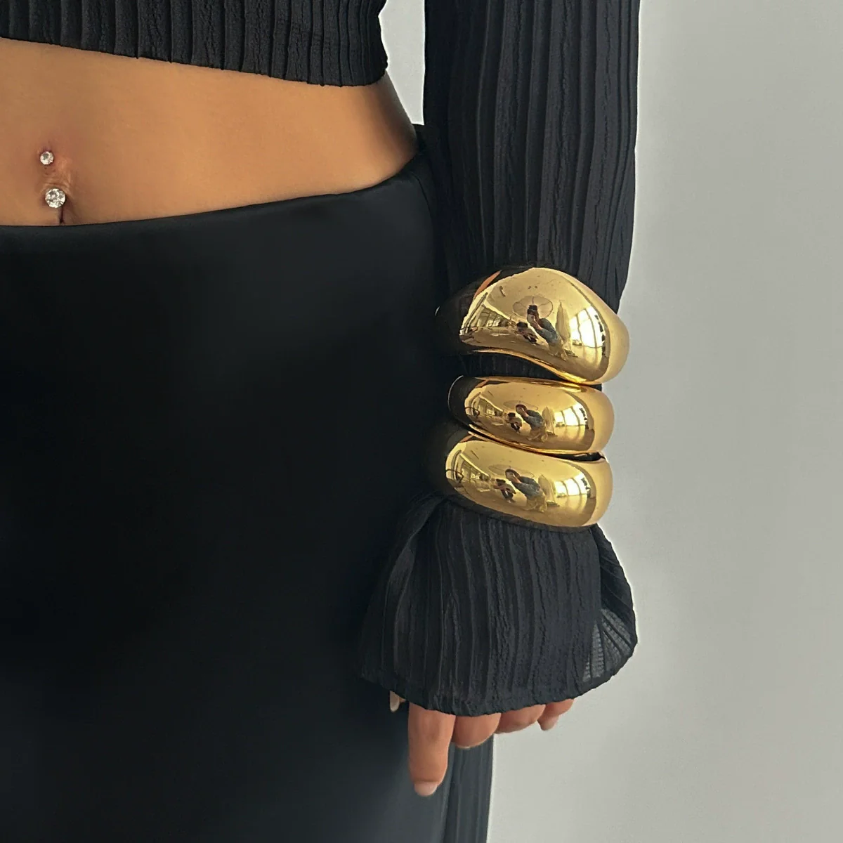 Metal Smooth Spring Buckle Bracelet With Knock Pattern And Electroplating For Women - Image 3
