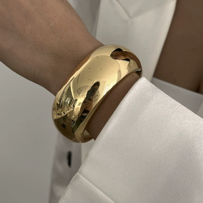 Metal Smooth Spring Buckle Bracelet With Knock Pattern And Electroplating For Women - Image 9