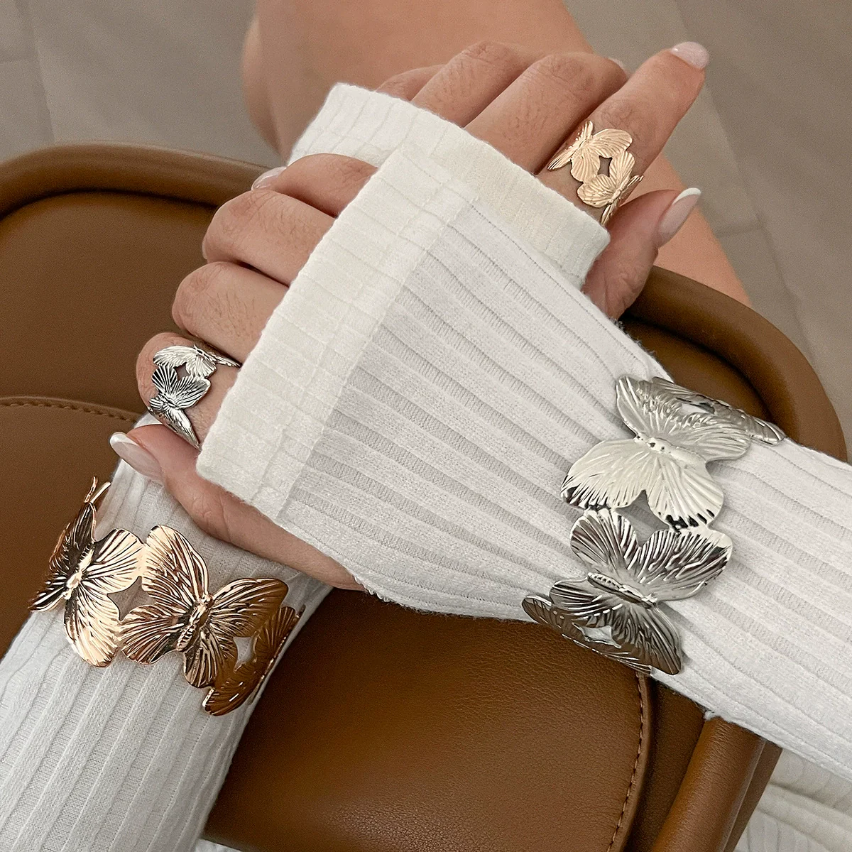 Metal Starfish Butterfly Opening Bracelet With Electroplating Design - Image 2