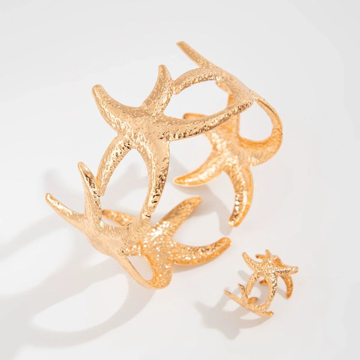 Metal Starfish Butterfly Opening Bracelet With Electroplating Design - Image 4