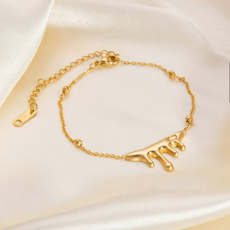 Minimalist Geometric Heartshaped Stainless Steel 18K Goldplated Bracelet Jewelry For Women - Image 2