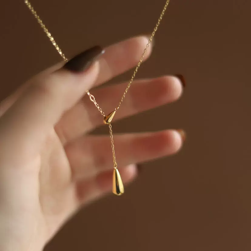 Minimalist Light Luxury Style Electroplated Titanium Steel Water Drop Pendant O Word Chain Unisex Necklace