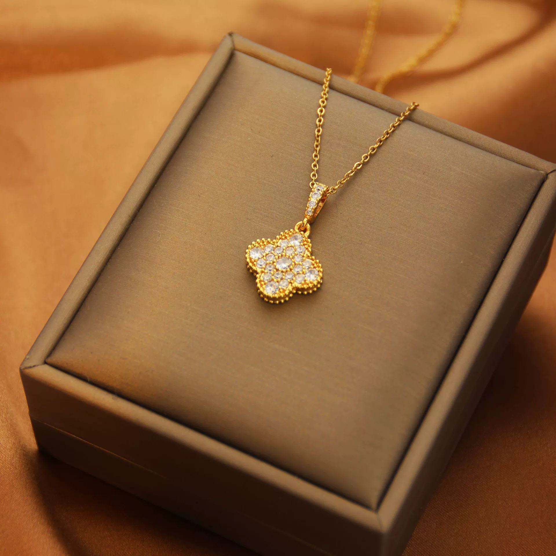 Necklace Copper Inlaid Zircon Four Leaf Clover Pendant With Titanium Steel Chain Electroplating Design For Women - Image 11