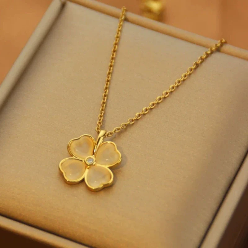 Necklace Copper Inlaid Zircon Four Leaf Clover Pendant With Titanium Steel Chain Electroplating Design For Women - Image 4