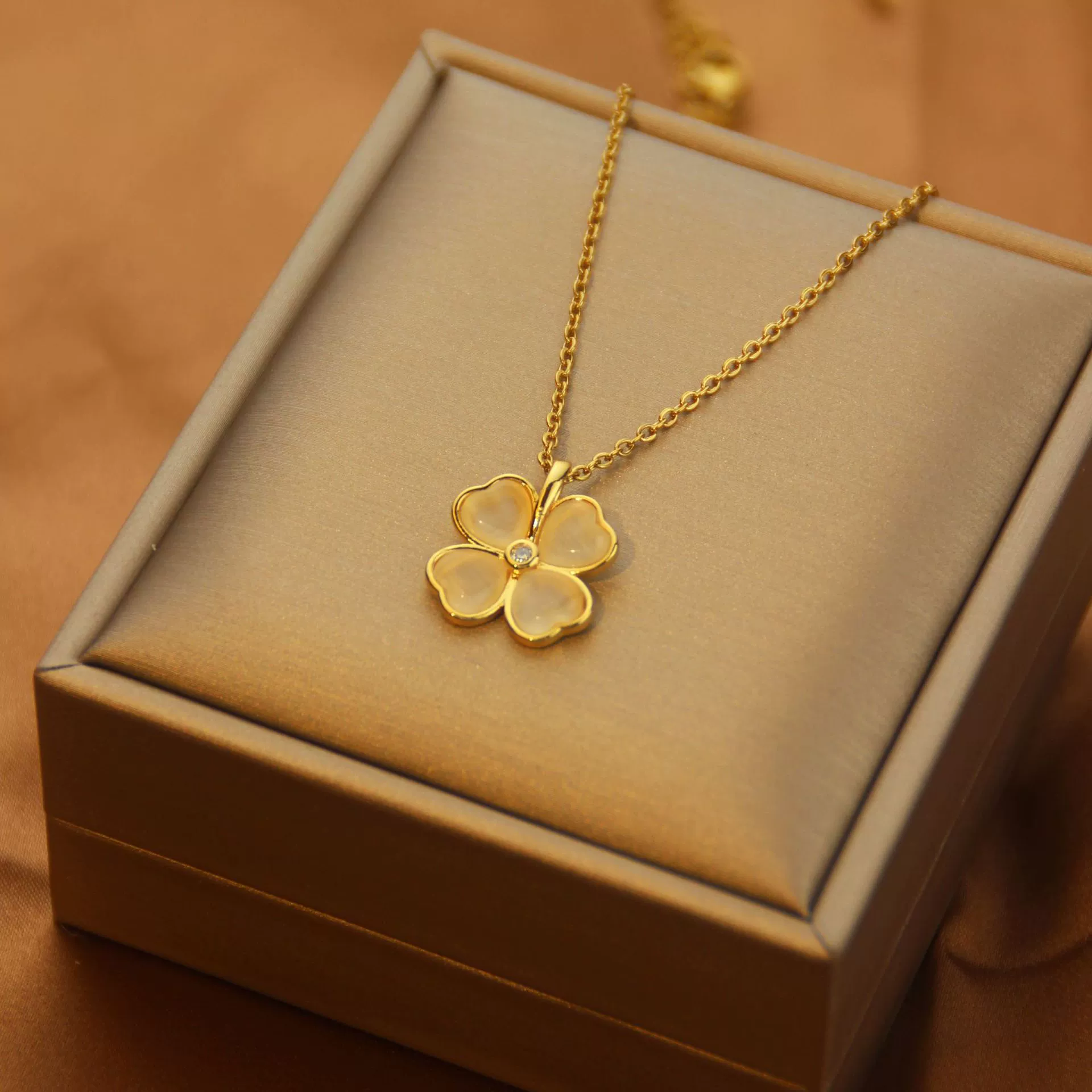 Necklace Copper Inlaid Zircon Four Leaf Clover Pendant With Titanium Steel Chain Electroplating Design For Women - Image 7