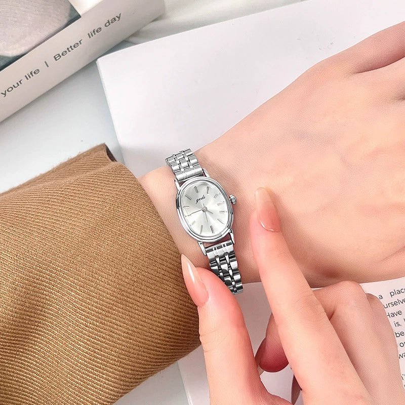 Oval Alloy Band Quartz Watch For Women Light Luxury Retro Style - Image 4