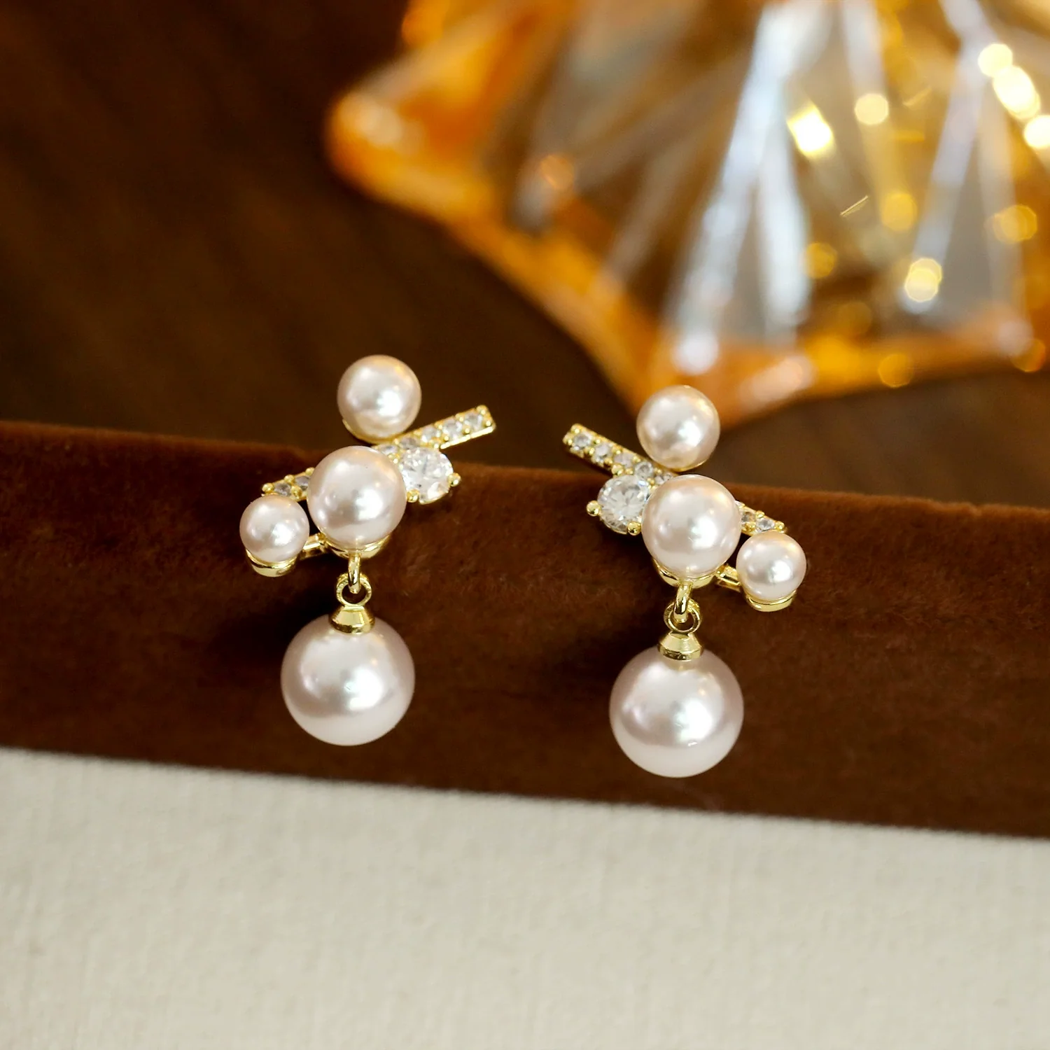 Pearl And Zircon Earrings For Women Copper Material Geometric Style Electroplated - Image 2