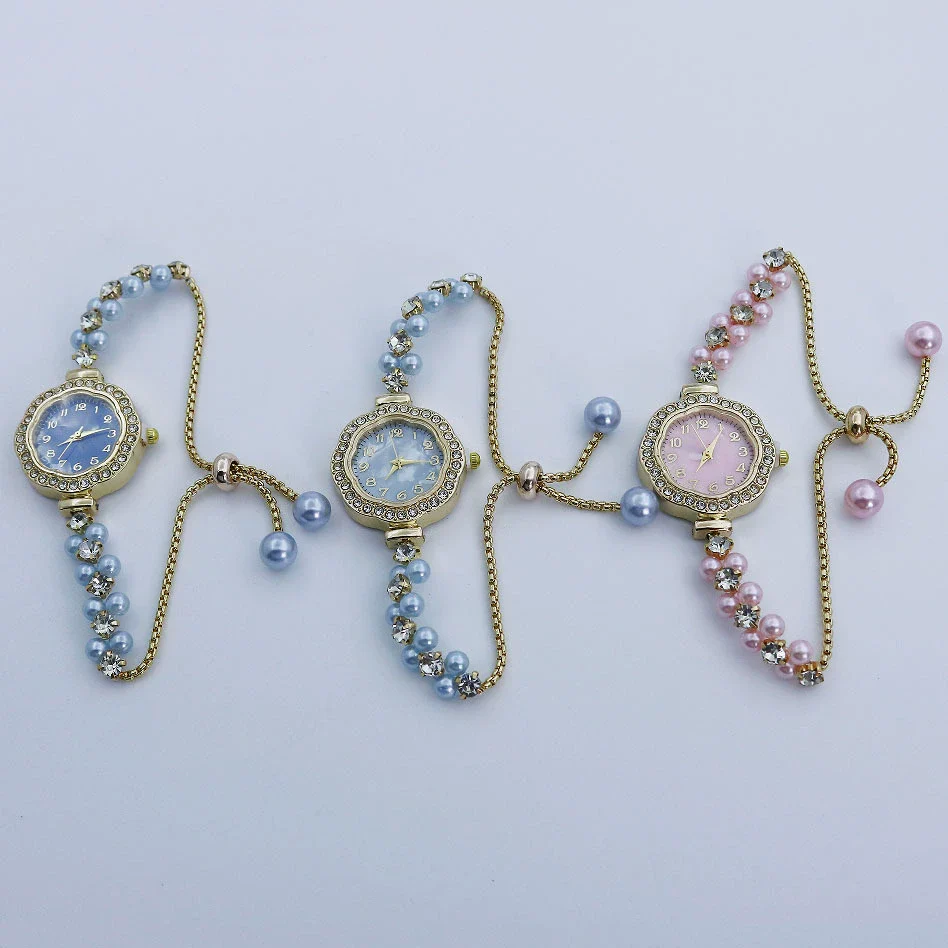 Pearl Diamond Alloy Women's Fashion Bracelet Watch With Digital Fritillaria Dial And Spiral Crown - Image 3