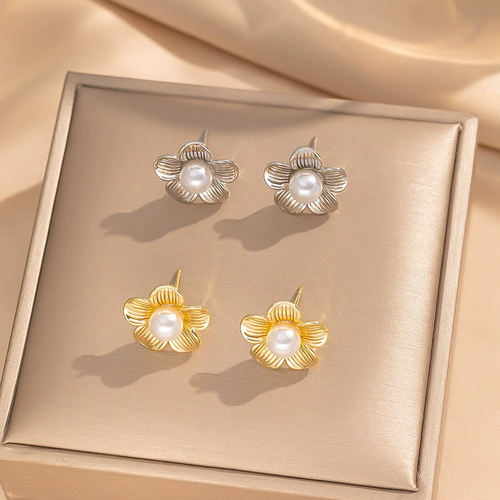 Pearl Flower Geometric Stainless Steel And Copper Electroplated Women's Vintage Fashion Minimalist Ear Studs