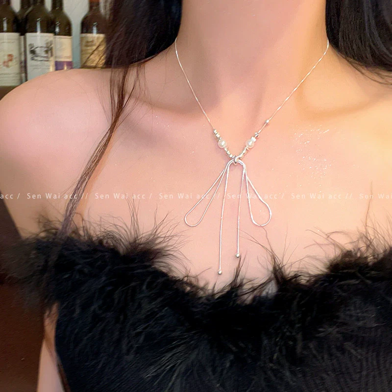 Pearl Necklace Women's Light Luxury Niche Design Clavicle Chain With Bow Pattern Copper Alloy Snake Bone Chain Electroplated - Image 3