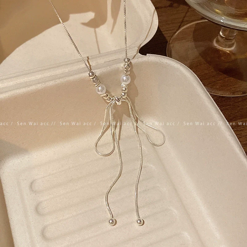 Pearl Necklace Women's Light Luxury Niche Design Clavicle Chain With Bow Pattern Copper Alloy Snake Bone Chain Electroplated - Image 4