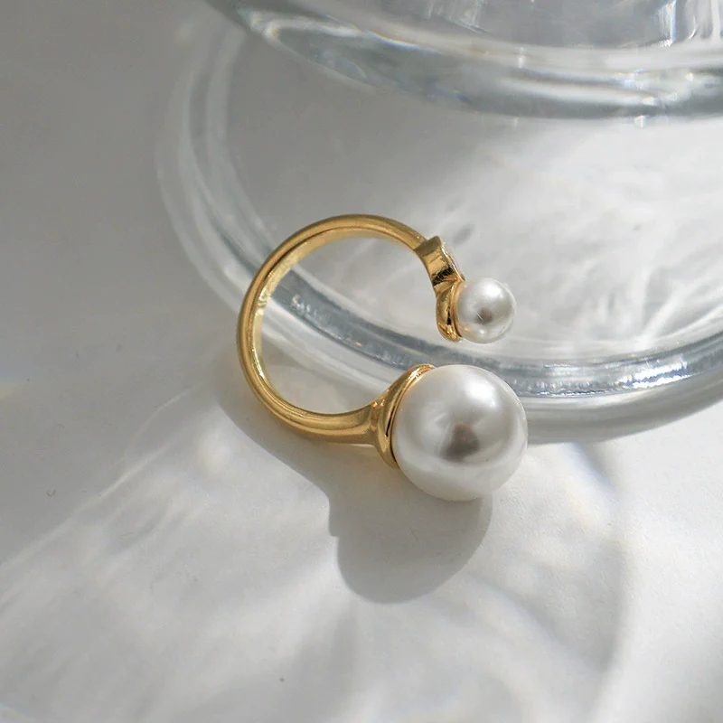 Pearl Zircon Inlaid Stainless Steel Geometric Ring For Women Light Luxury Electroplating Style - Image 2