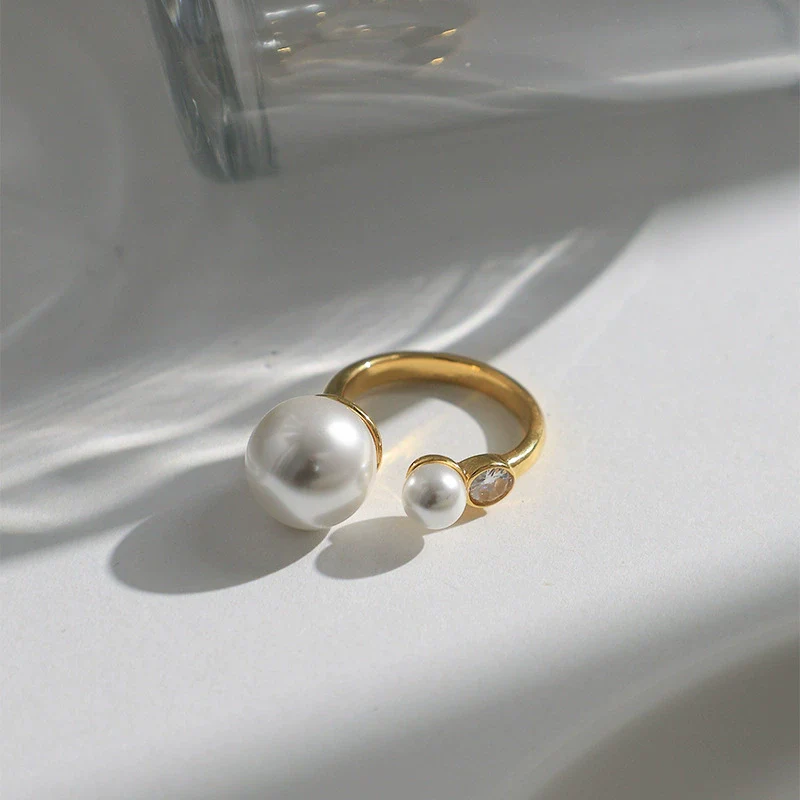 Pearl Zircon Inlaid Stainless Steel Geometric Ring For Women Light Luxury Electroplating Style - Image 4