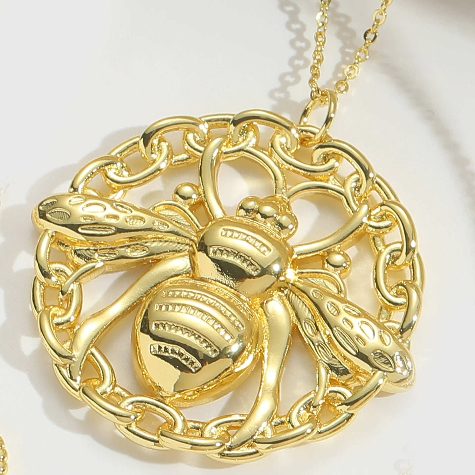 Pendant Necklace Copper 14K Goldplated Simple Geometric Heart Insect Bee Element - Image 9