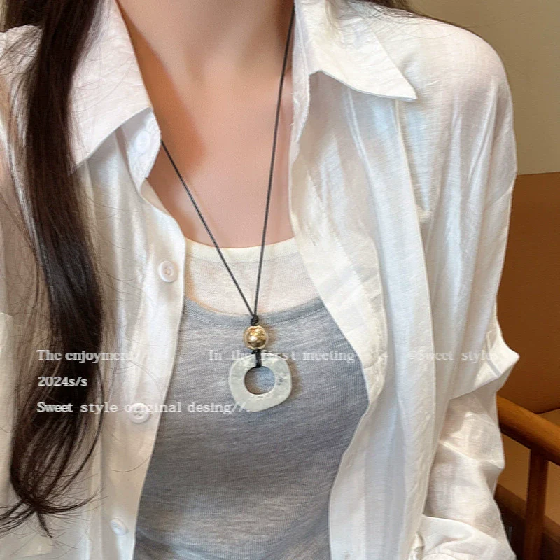 Pendant Necklace Women's Imitation Camel Bone Style Plastic Resin Geometric Polishing Clavicle Chain - Image 6