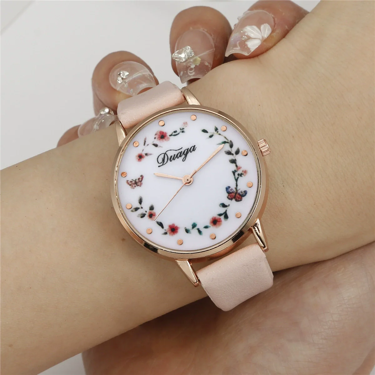 Pointer Round Alloy Case Imitation Leather Strap Women's Bracelet Watch - Image 4