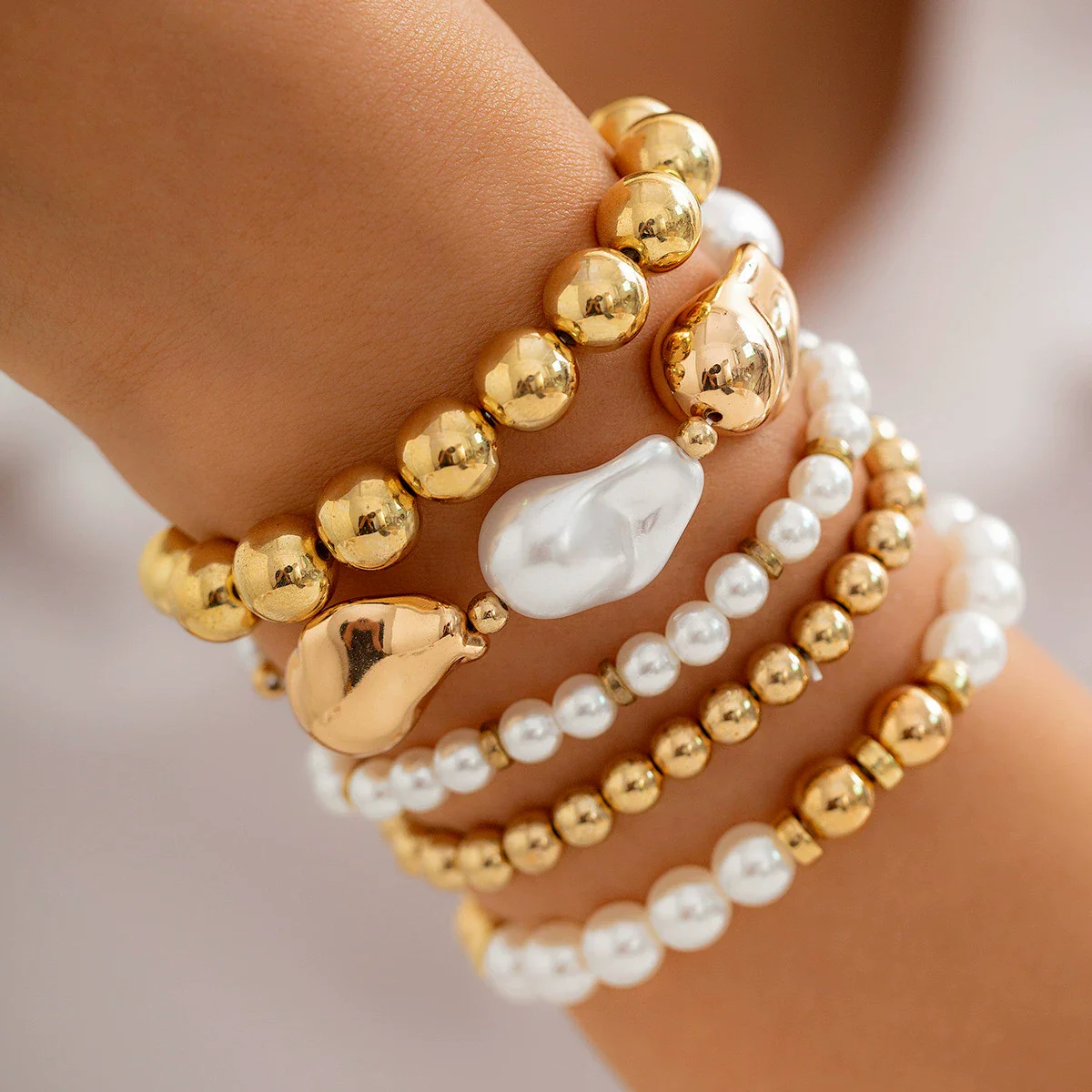 Punk Stacked Love Pendant Beaded Bracelet Imitation Pearl Elastic Bracelet Electroplating Heart Geometric - Image 2