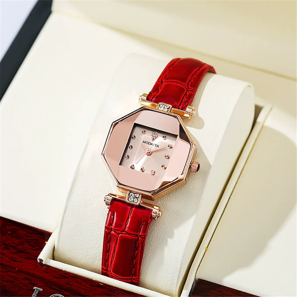 Quartz Watch Alloy Case Imitation Leather Strap Rhombus Round Dial Casual Style For Women - Image 2