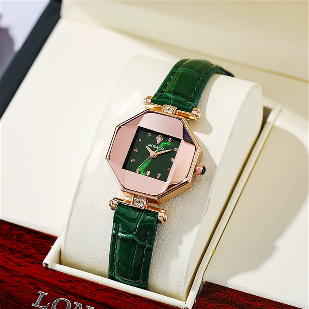 Quartz Watch Alloy Case Imitation Leather Strap Rhombus Round Dial Casual Style For Women - Image 3