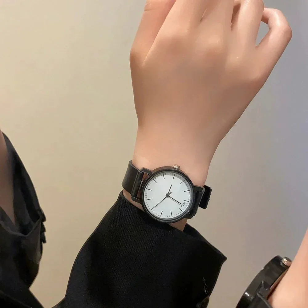 Quartz Watches Plastic Stainless Steel Round Cold Style Wholesale For Men And Women - Image 11