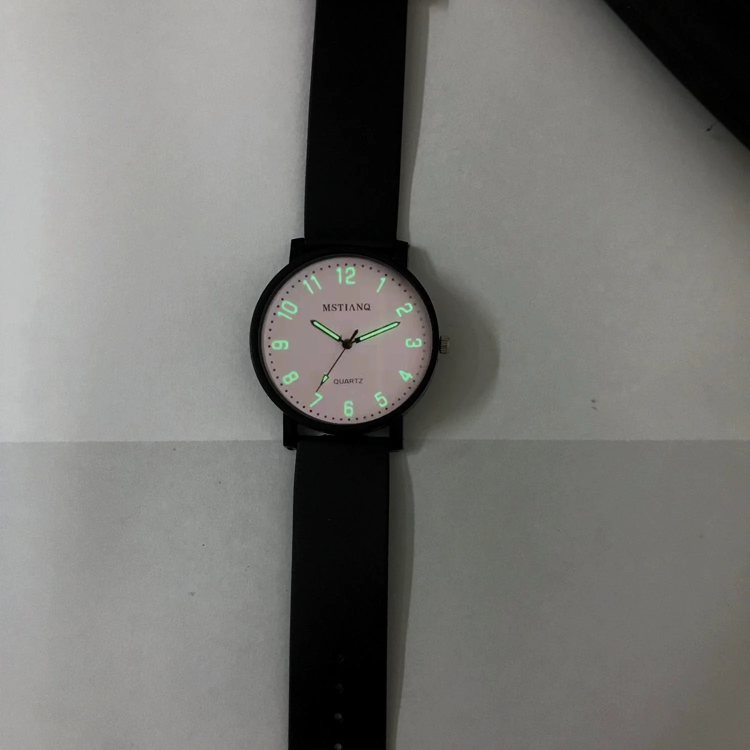 Quartz Watches Plastic Stainless Steel Round Cold Style Wholesale For Men And Women - Image 18